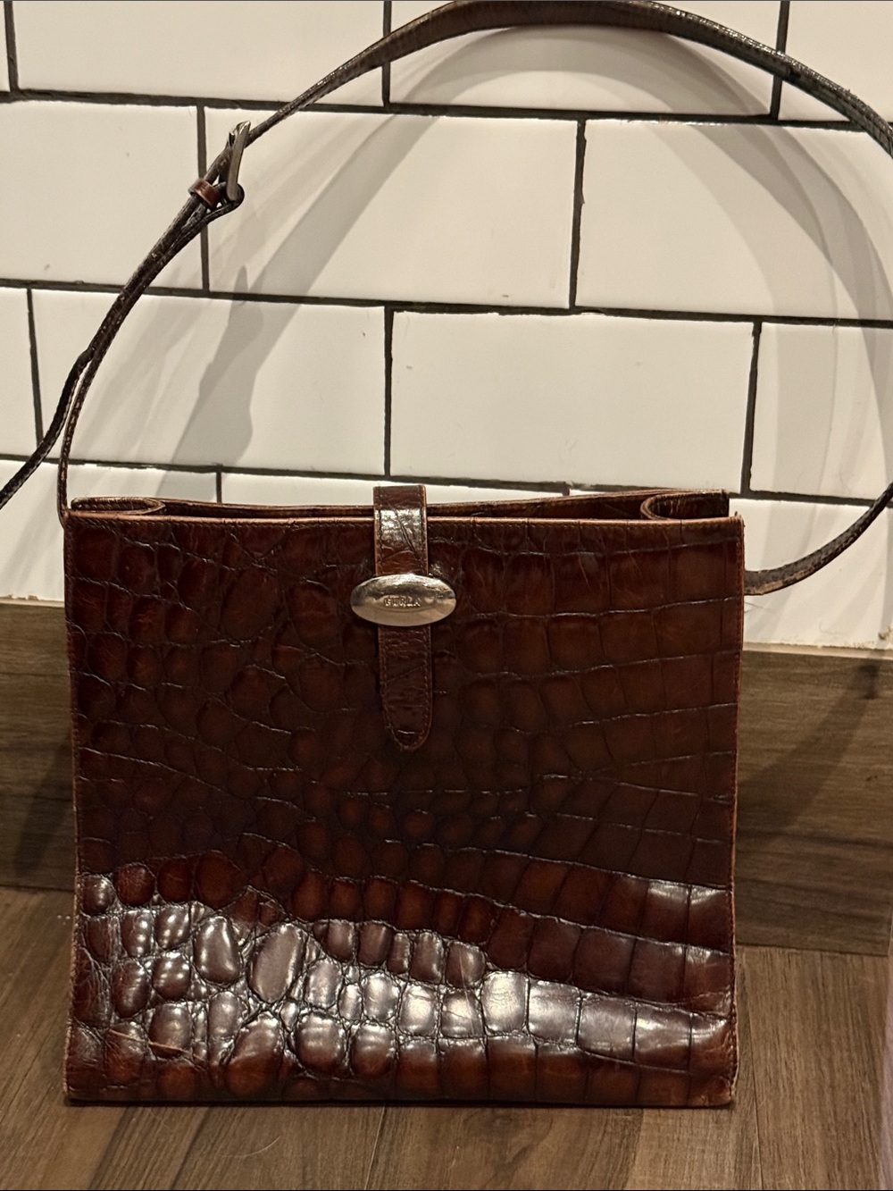 Vintage 80s Furla structured crocodile embossed brown leather shoulder tote bag